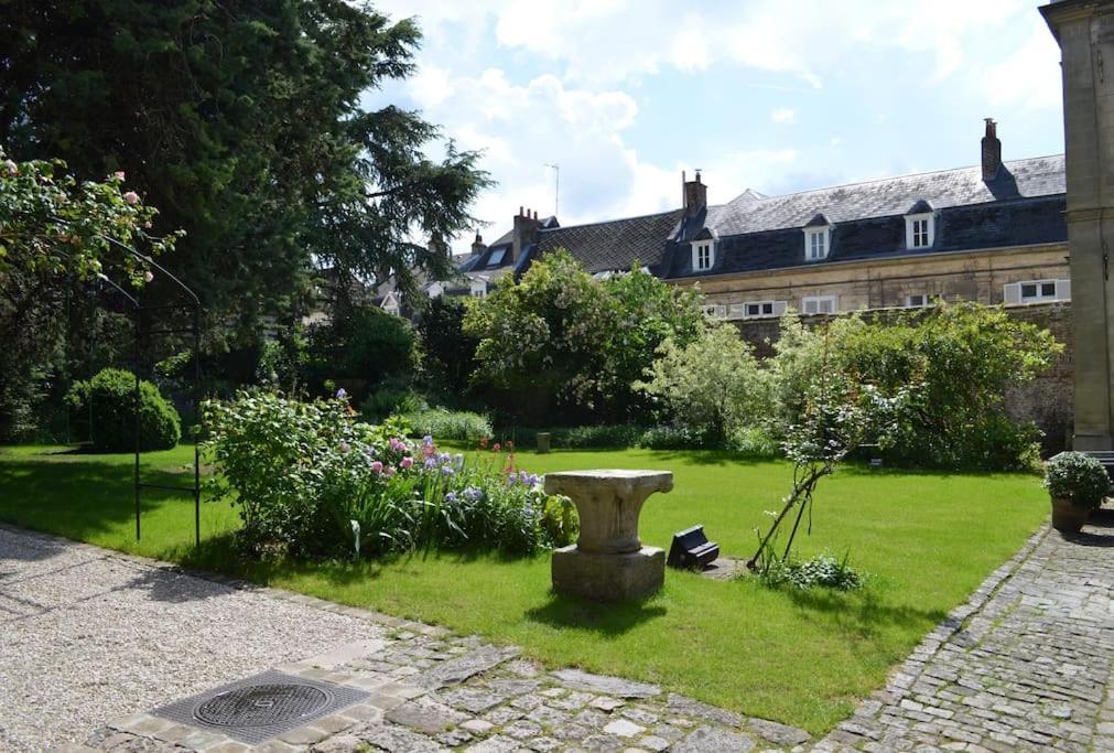 Jardin De La Prefecture Apartment Arras Exterior photo